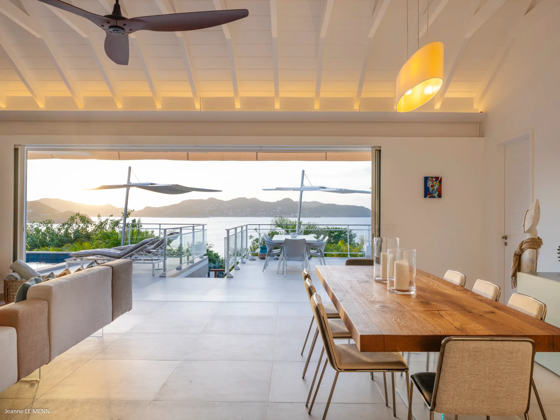 Fully equipped gourmet kitchen — photo 03