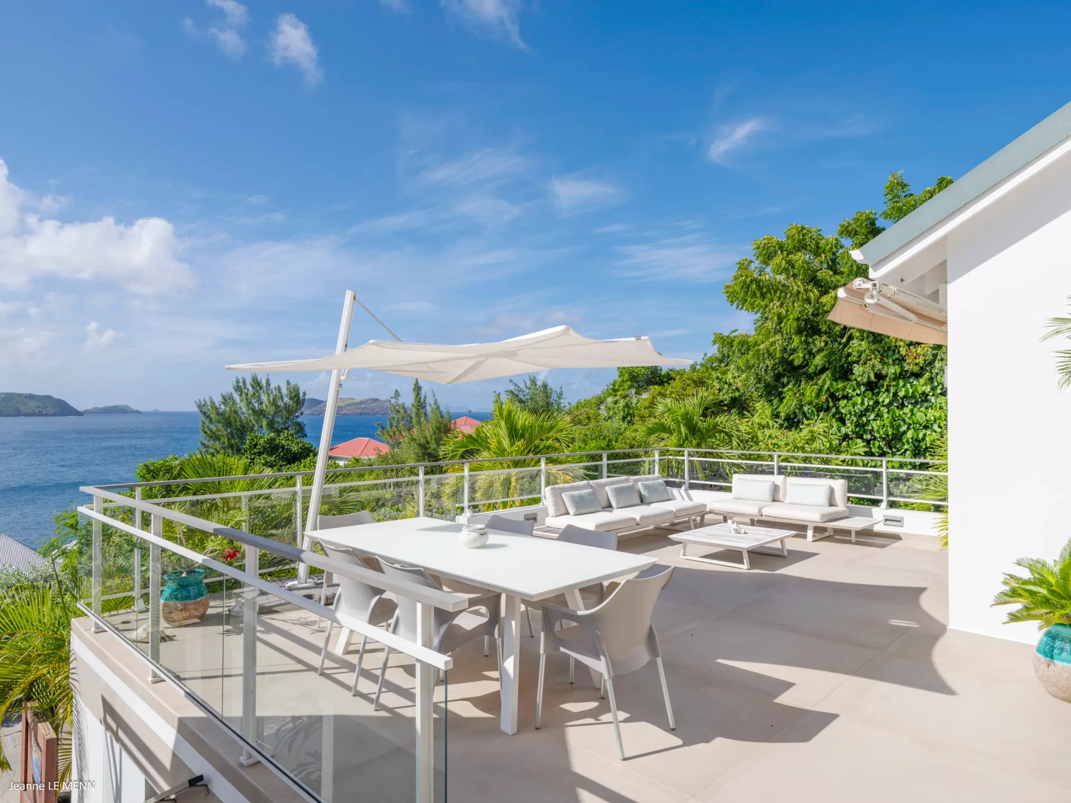 Heated private pool and terrace overlooking the ocean — photo 04