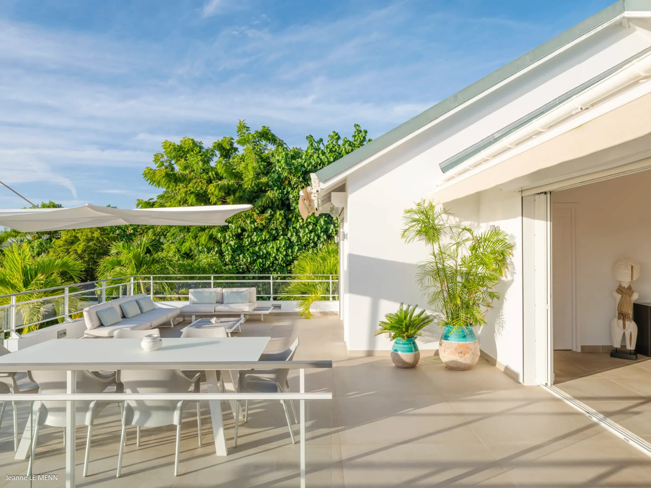 Heated private pool and terrace overlooking the ocean — photo 05