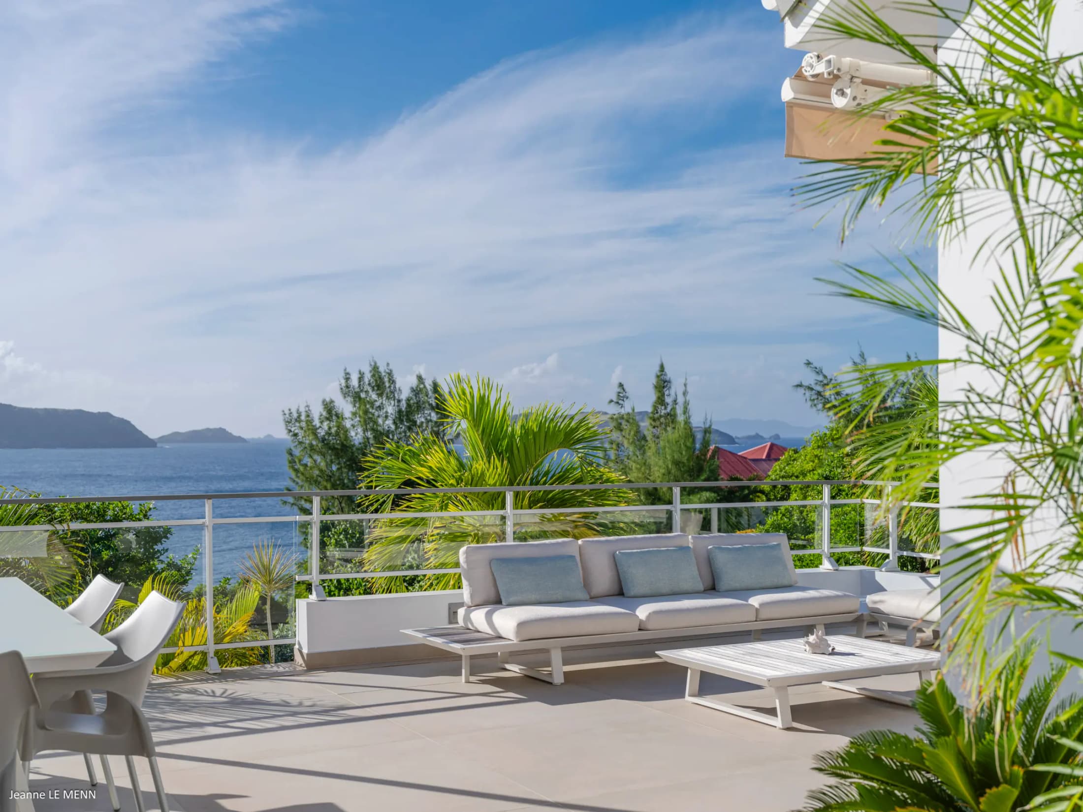 Heated private pool and terrace overlooking the ocean — photo 06